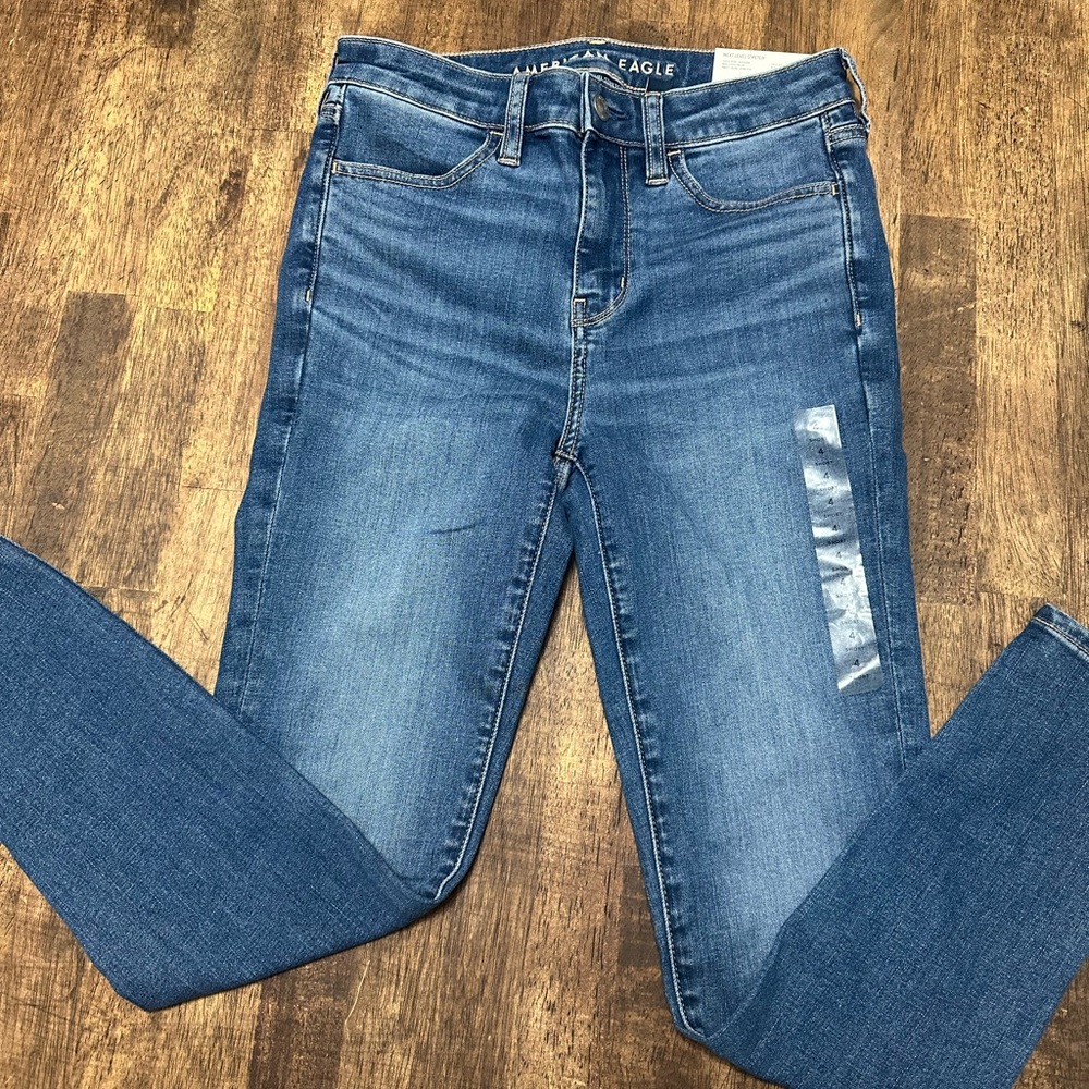 American Eagle high rise jegging 
Size 4 short